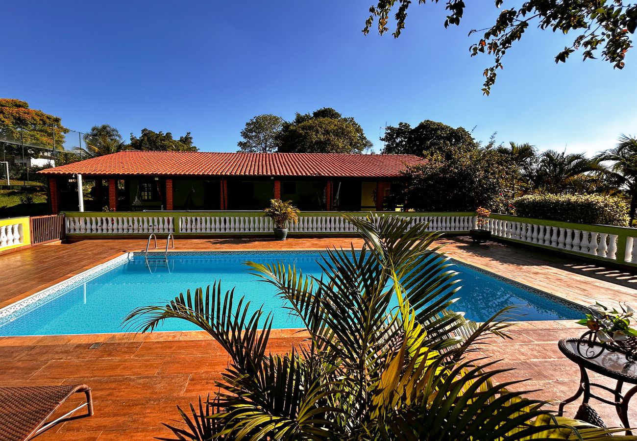 Casa de Campo em Salto - Chácara Iracema com lazer completo e Wi-Fi Casa de Campo em Salto - Chácara Iracema com lazer completo e Wi-Fi