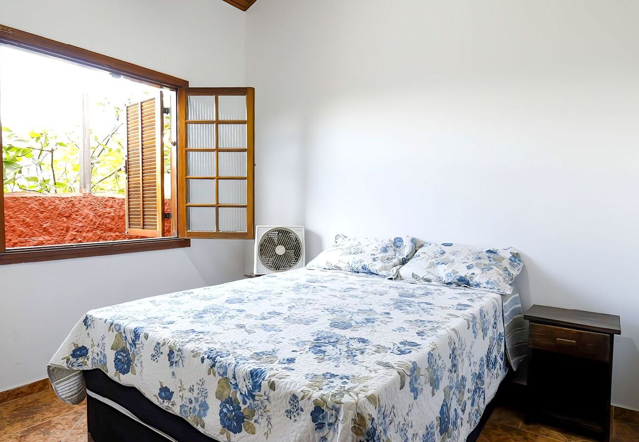 Casa em Atibaia - Casa confortável com piscina e churrasqueira Casa em Atibaia - Casa confortável com piscina e churrasqueira