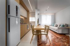 Apartamento em Rio de Janeiro - AV806 (Barra)