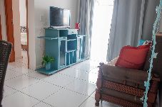 Apartamento em Praia Grande - Apto acolhedor c ótima localização a 250m da praia