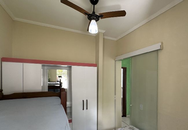 Apartamento em Ubatuba - Apartamento aconchegante c Wi-Fi na Praia do Sapê Apartamento em Ubatuba - Apartamento aconchegante c Wi-Fi na Praia do Sapê