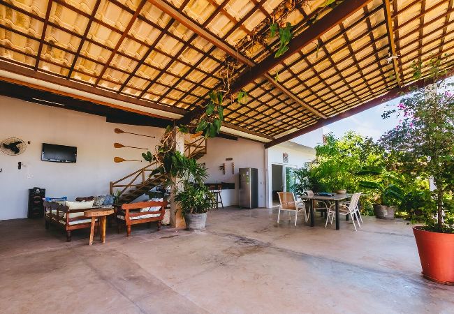 Casa em Camaçari - Casa aconchegante com Wi-Fi e piscina prox a praia Casa em Camaçari - Casa aconchegante com Wi-Fi e piscina prox a praia