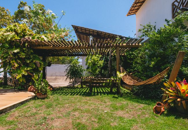 Casa em Camaçari - Casa aconchegante com Wi-Fi e piscina prox a praia Casa em Camaçari - Casa aconchegante com Wi-Fi e piscina prox a praia