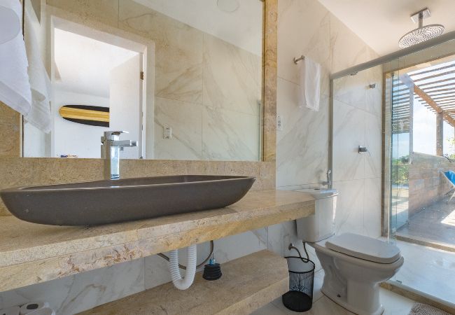 Casa em Camaçari - Casa aconchegante com Wi-Fi e piscina prox a praia Casa em Camaçari - Casa aconchegante com Wi-Fi e piscina prox a praia