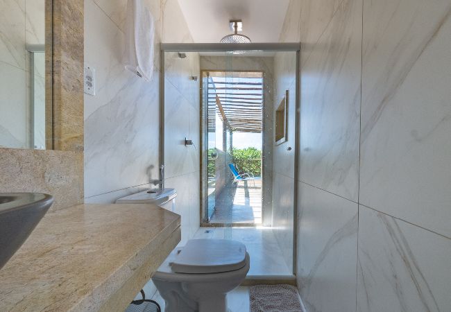 Casa em Camaçari - Casa aconchegante com Wi-Fi e piscina prox a praia Casa em Camaçari - Casa aconchegante com Wi-Fi e piscina prox a praia