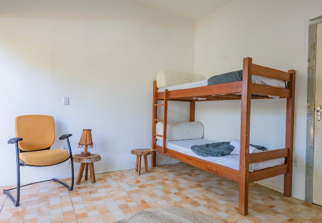 Casa em Camaçari - Casa aconchegante com Wi-Fi e piscina prox a praia Casa em Camaçari - Casa aconchegante com Wi-Fi e piscina prox a praia