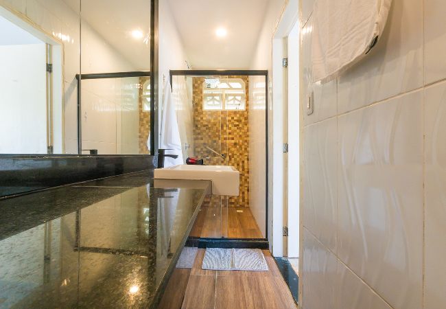 Casa em Camaçari - Casa aconchegante com Wi-Fi e piscina prox a praia Casa em Camaçari - Casa aconchegante com Wi-Fi e piscina prox a praia