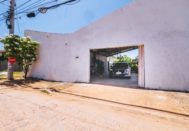 Casa em Camaçari - Casa aconchegante com Wi-Fi e piscina prox a praia Casa em Camaçari - Casa aconchegante com Wi-Fi e piscina prox a praia