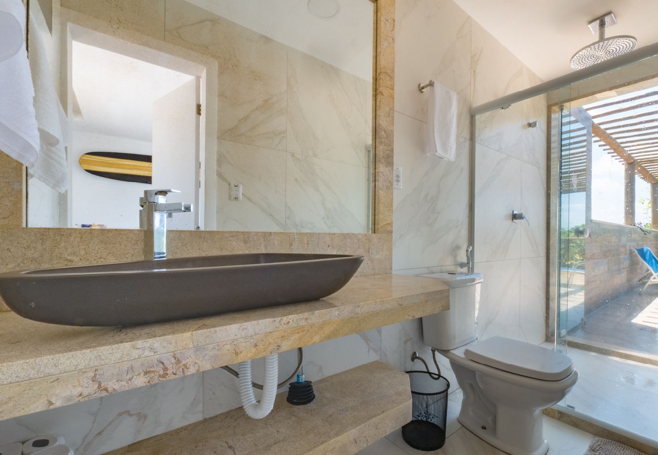Casa em Camaçari - Casa aconchegante com Wi-Fi e piscina prox a praia Casa em Camaçari - Casa aconchegante com Wi-Fi e piscina prox a praia