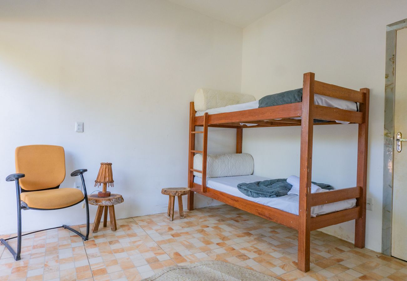 Casa em Camaçari - Casa aconchegante com Wi-Fi e piscina prox a praia Casa em Camaçari - Casa aconchegante com Wi-Fi e piscina prox a praia