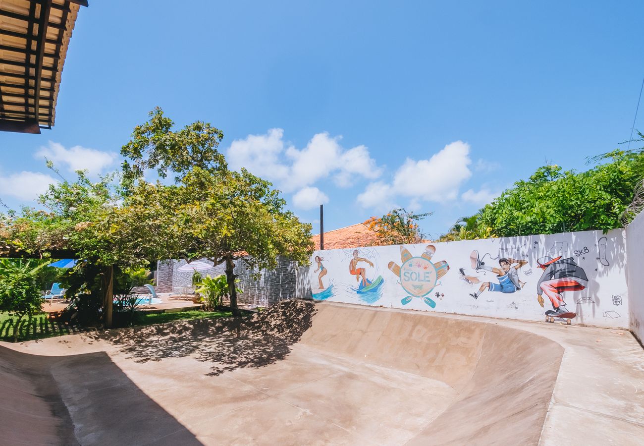 Casa em Camaçari - Casa aconchegante com Wi-Fi e piscina prox a praia Casa em Camaçari - Casa aconchegante com Wi-Fi e piscina prox a praia
