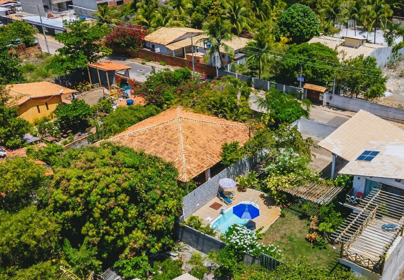 Casa em Camaçari - Casa aconchegante com Wi-Fi e piscina prox a praia Casa em Camaçari - Casa aconchegante com Wi-Fi e piscina prox a praia