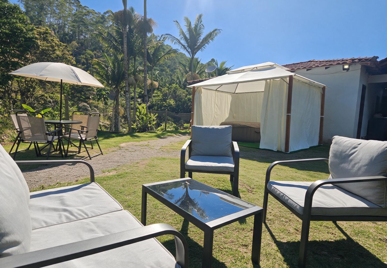 Casa em Marechal Floriano - Sítio Hoffmam com Churrasqueira e Lareira Externa