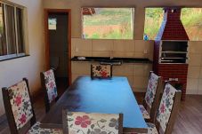 Casa em Marechal Floriano - Sítio tranquilo e equipado com churrasq e Wi-Fi
