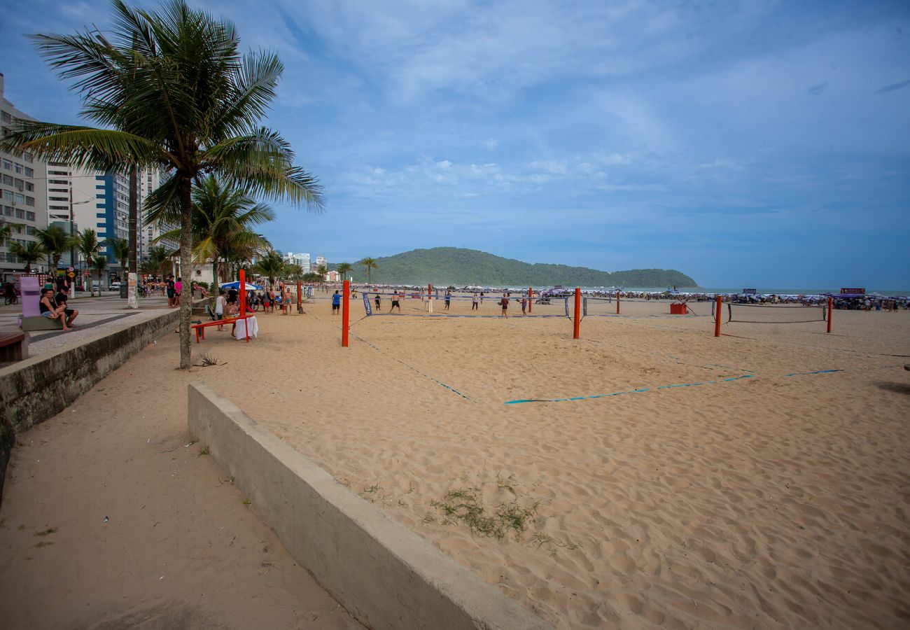 Apartamento em Praia Grande - Apto com churrasqueira e wi-fi à 650m da praia Apartamento em Praia Grande - Apto com churrasqueira e wi-fi à 650m da praia