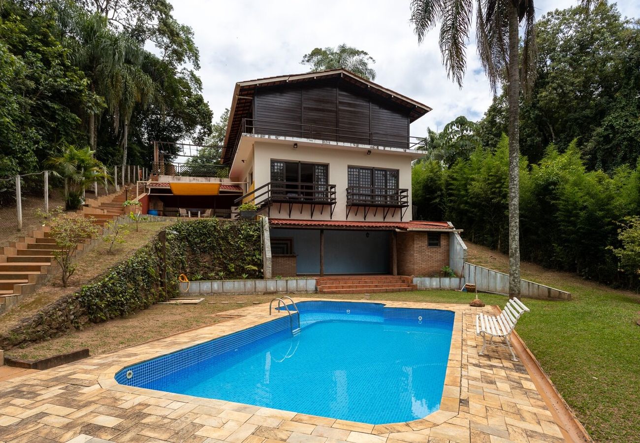 Casa em Mairiporã - Casa com piscina, churrasqueira, Wi-Fi e garagem Casa em Mairiporã - Casa com piscina, churrasqueira, Wi-Fi e garagem