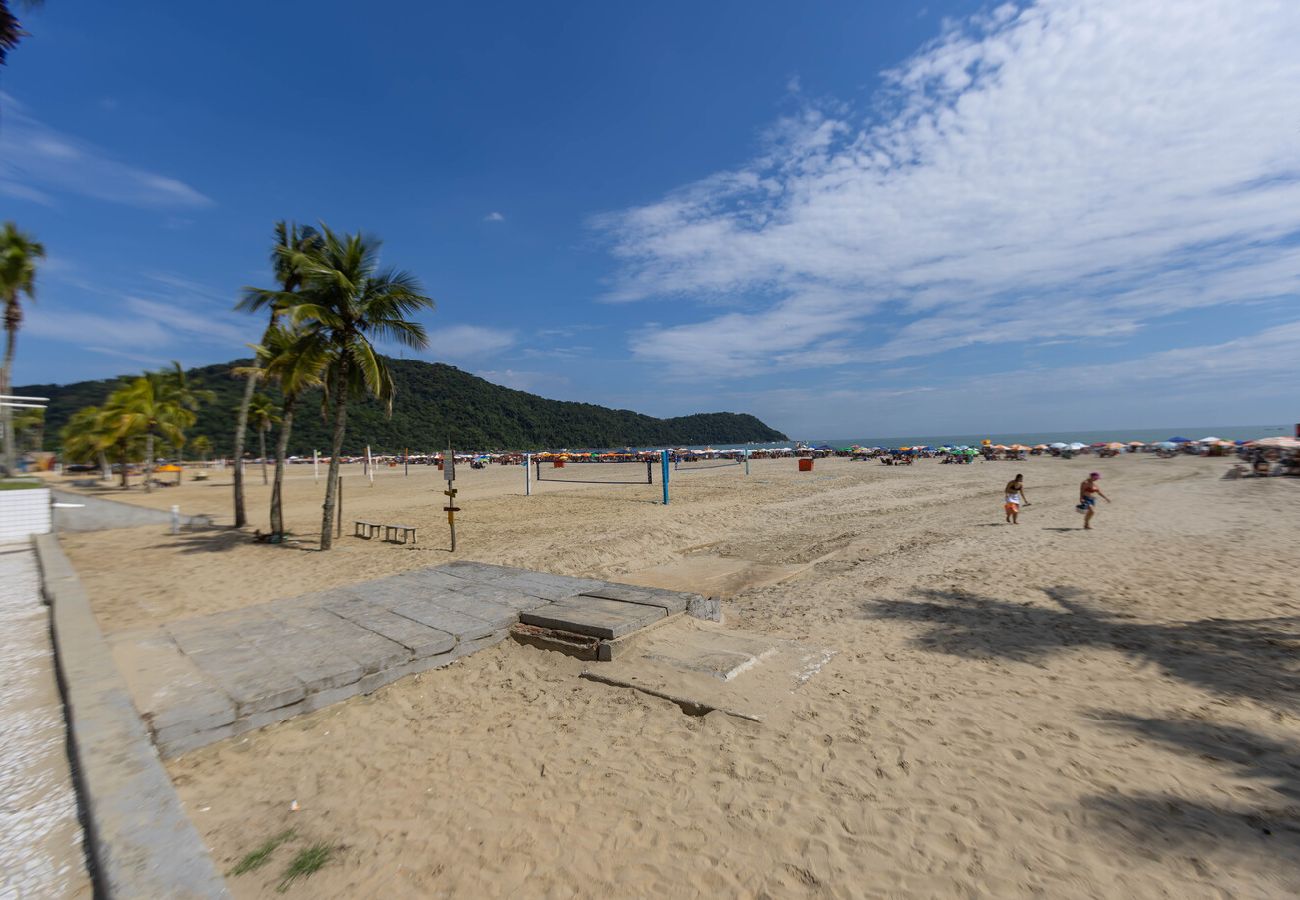 Apartamento em Praia Grande - Apto com ar e WiFi a 200m da Praia Canto do Forte Apartamento em Praia Grande - Apto com ar e WiFi a 200m da Praia Canto do Forte