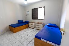Apartamento em Praia Grande - Apto com ar e WiFi a 200m da Praia Canto do Forte