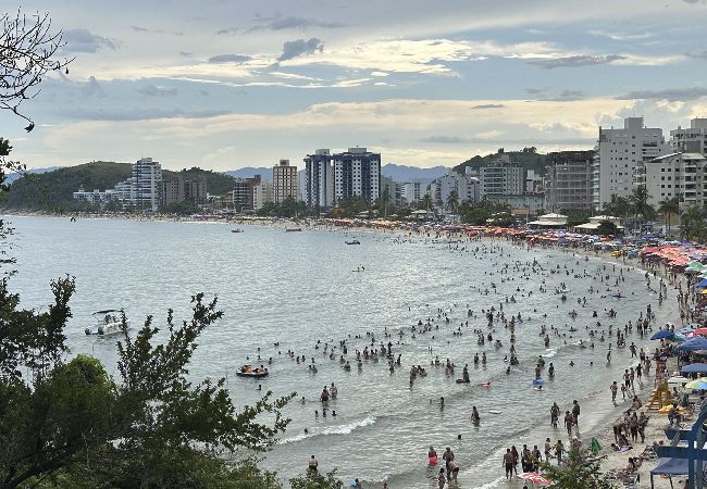 Apartamento em Caraguatatuba - Apto aconchegante c Wi-Fi e varanda para descansar Apartamento em Caraguatatuba - Apto aconchegante c Wi-Fi e varanda para descansar