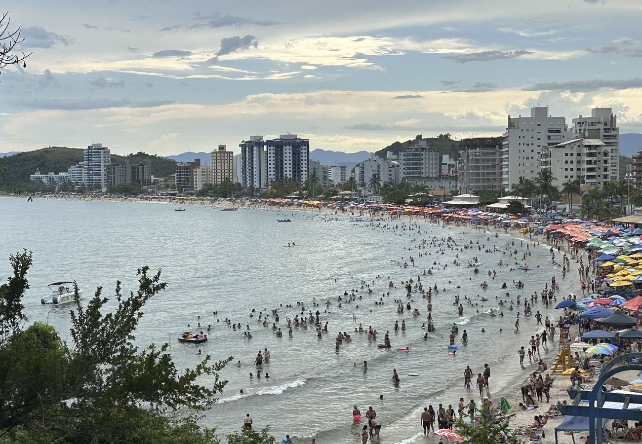 Apartamento em Caraguatatuba - Apto aconchegante c Wi-Fi e varanda para descansar Apartamento em Caraguatatuba - Apto aconchegante c Wi-Fi e varanda para descansar
