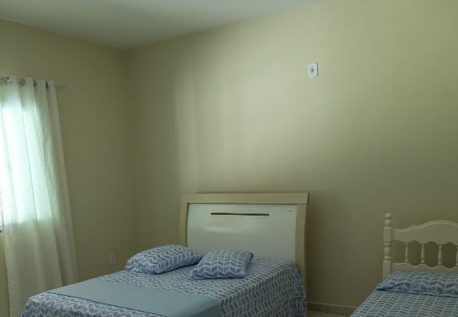 Casa em Macaé - Casa ampla c piscina e churrasq em meio à natureza Casa em Macaé - Casa ampla c piscina e churrasq em meio à natureza