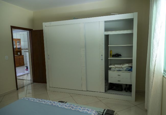 Casa em Macaé - Casa ampla c piscina e churrasq em meio à natureza Casa em Macaé - Casa ampla c piscina e churrasq em meio à natureza