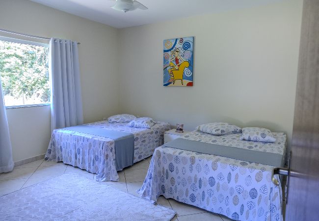 Casa em Macaé - Casa ampla c piscina e churrasq em meio à natureza Casa em Macaé - Casa ampla c piscina e churrasq em meio à natureza