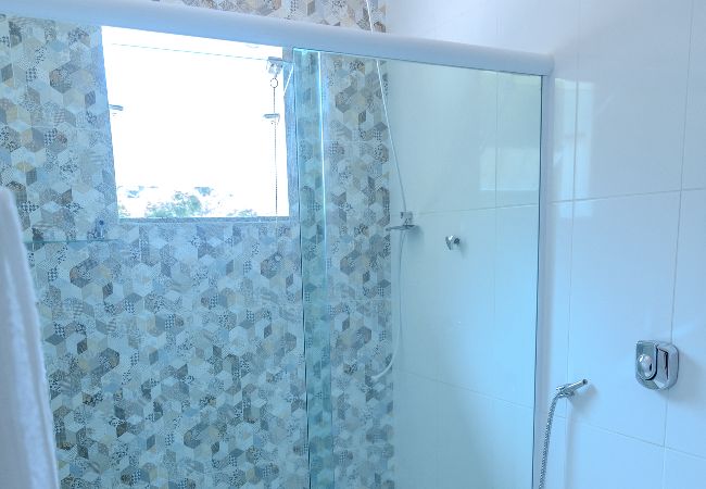 Casa em Macaé - Casa ampla c piscina e churrasq em meio à natureza Casa em Macaé - Casa ampla c piscina e churrasq em meio à natureza