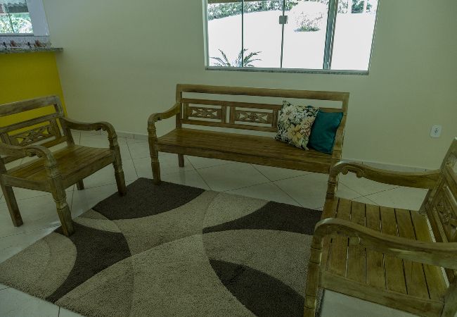 Casa em Macaé - Casa ampla c piscina e churrasq em meio à natureza Casa em Macaé - Casa ampla c piscina e churrasq em meio à natureza