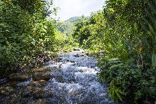Casa em Macaé - Casa ampla c piscina e churrasq em meio à natureza