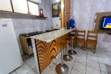 Apartamento em Praia Grande - Apto a 260m do mar com ar-condicionado e Wi-Fi
