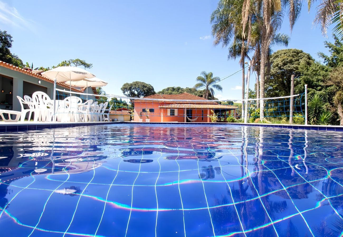 Casa em Socorro - Chácara em Socorro com piscina e 4 suítes