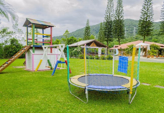 Casa em Itajaí - Sítio charmoso e completo com ótima área de lazer Casa em Itajaí - Sítio charmoso e completo com ótima área de lazer