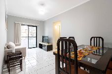 Apartamento em Praia Grande - Apto com excelente localização a 50m da praia