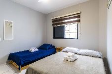 Apartamento em Praia Grande - Apto com excelente localização a 50m da praia