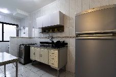Apartamento em Praia Grande - Apto com excelente localização a 50m da praia