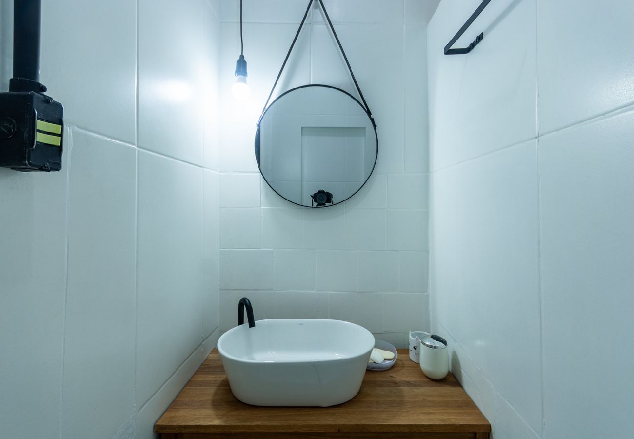 Casa em Belo Horizonte - Flat funcional, com Wi-Fi e ótima localização Casa em Belo Horizonte - Flat funcional, com Wi-Fi e ótima localização