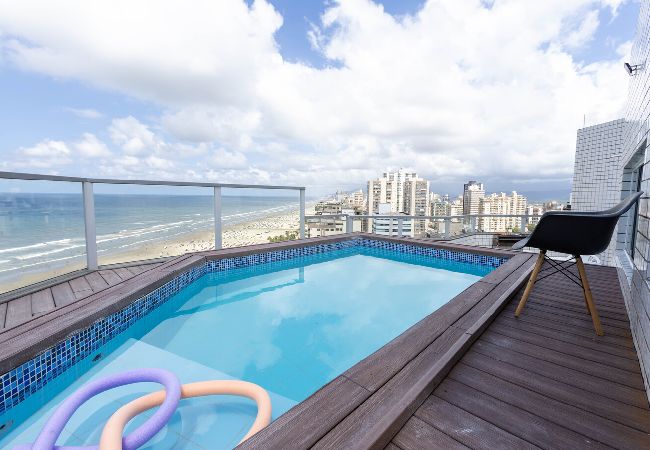 Apartamento em Praia Grande - Cobertura a beira mar com piscina e churrasqueira Apartamento em Praia Grande - Cobertura a beira mar com piscina e churrasqueira