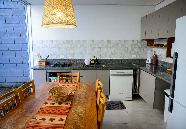 Casa em São Sebastião - Casa c/ Piscina a 150m da Praia de Boiçucanga Casa em São Sebastião - Casa c/ Piscina a 150m da Praia de Boiçucanga
