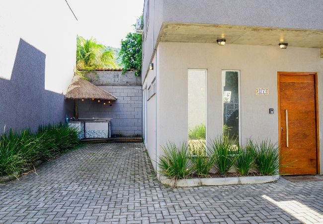 Casa em São Sebastião - Casa c/ Piscina a 150m da Praia de Boiçucanga Casa em São Sebastião - Casa c/ Piscina a 150m da Praia de Boiçucanga