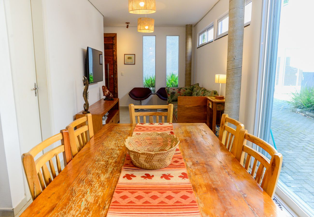 Casa em São Sebastião - Casa c/ Piscina a 150m da Praia de Boiçucanga Casa em São Sebastião - Casa c/ Piscina a 150m da Praia de Boiçucanga