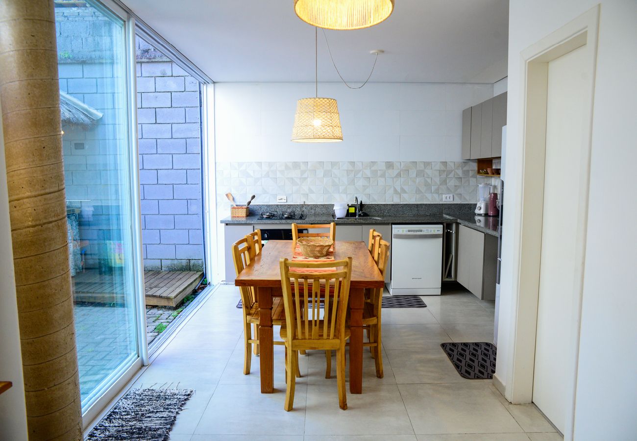 Casa em São Sebastião - Casa c/ Piscina a 150m da Praia de Boiçucanga Casa em São Sebastião - Casa c/ Piscina a 150m da Praia de Boiçucanga