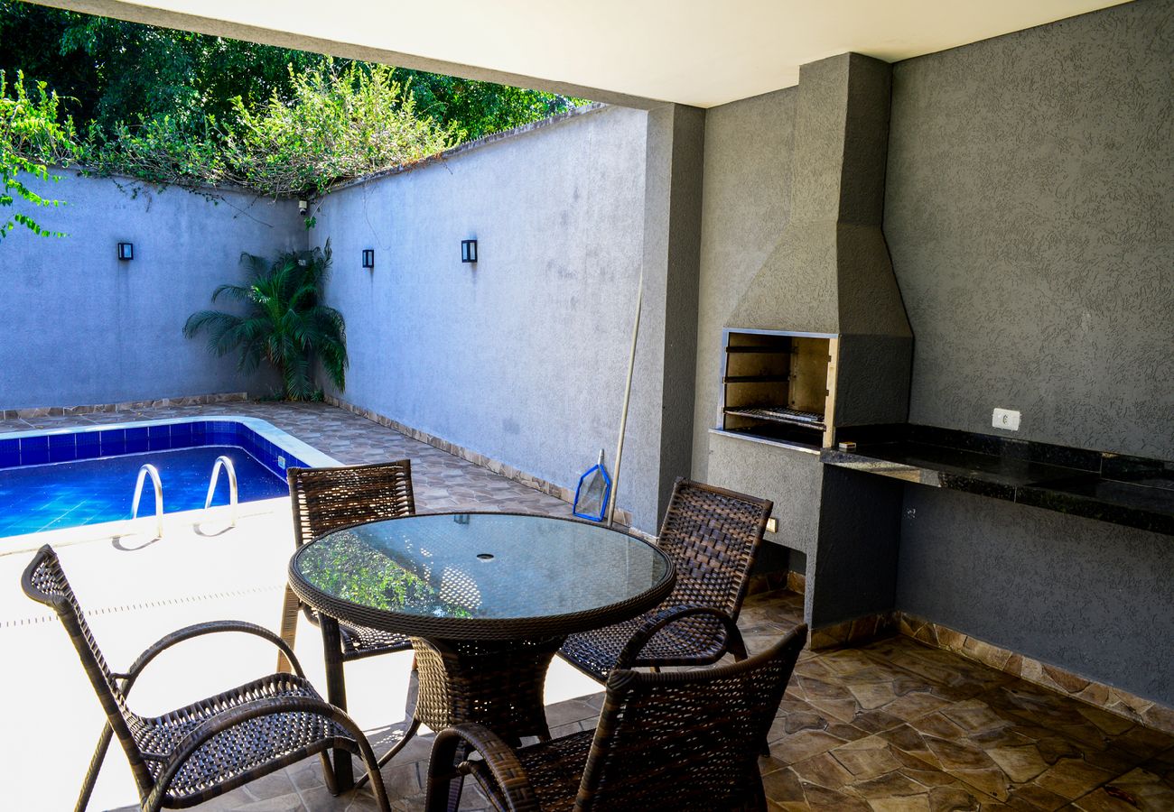 Casa em São Sebastião - Casa c/ Piscina a 150m da Praia de Boiçucanga Casa em São Sebastião - Casa c/ Piscina a 150m da Praia de Boiçucanga