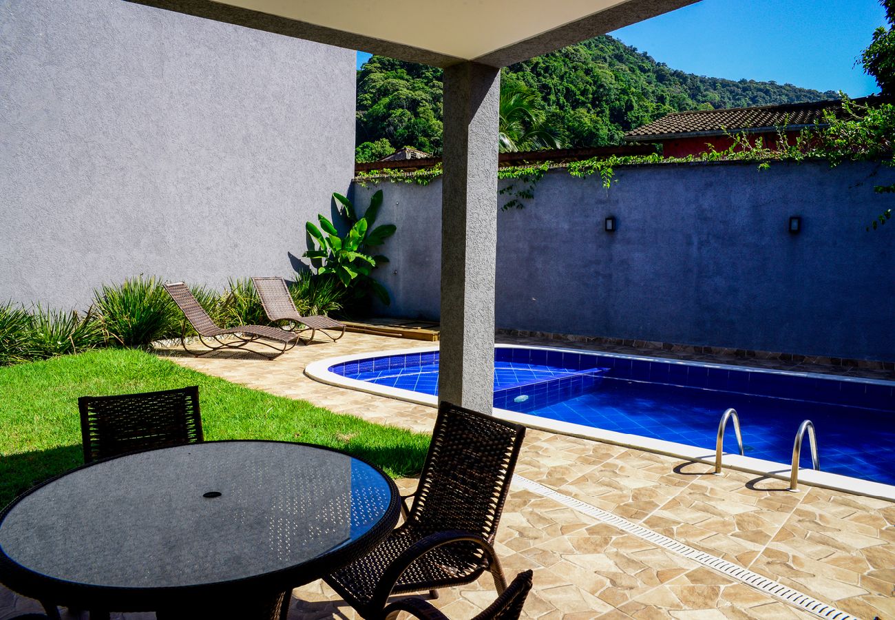 Casa em São Sebastião - Casa c/ Piscina a 150m da Praia de Boiçucanga Casa em São Sebastião - Casa c/ Piscina a 150m da Praia de Boiçucanga