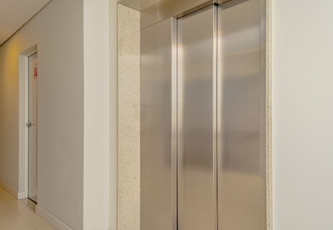 Apartamento em Florianópolis - Apartamento completo em Trindade, perto da UFSC! Apartamento em Florianópolis - Apartamento completo em Trindade, perto da UFSC!