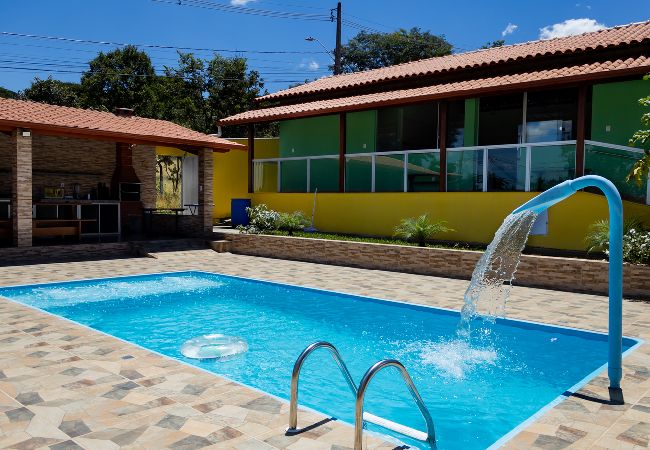 Casa em Confins - Casa bem equipada com piscina,churrasqueira e WiFi Casa em Confins - Casa bem equipada com piscina,churrasqueira e WiFi