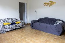 Casa em Mongaguá - Casa a 600m do mar com garagem e pet friendly