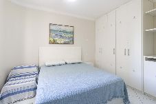 Apartamento em Guarujá - Apto Top Pitangueiras no melhor ponto do Guarujá