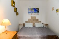 Apartamento em Ubatuba - Apto a 500m do mar, com Wi-Fi e garagem