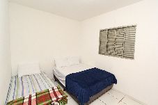 Casa em Londrina - Casa com Wi-Fi, jacuzzi, garagem e petfriendly